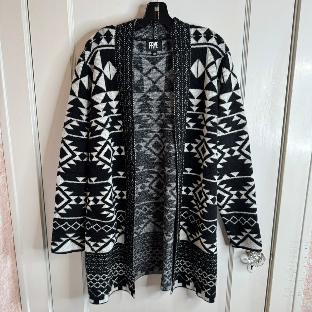 Frye Black & White Geometric Southwestern Long Knit Open Cardigan sz L
